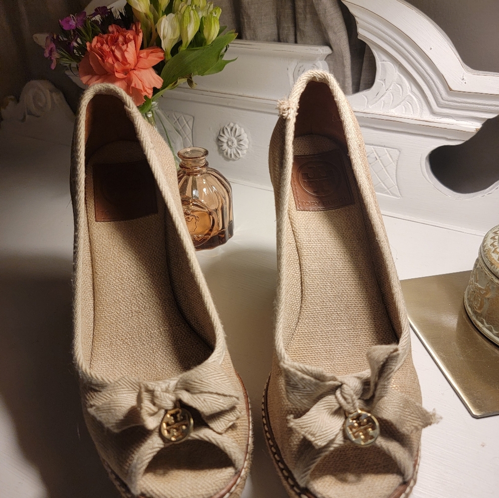 Tory Burch platform wedges 7B - Picture 2 of 6